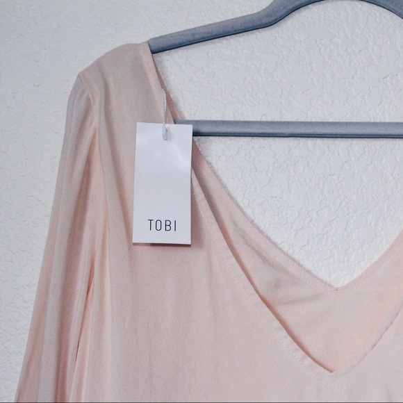 V-Neck Ruffled Dress - Picture 3 of 7